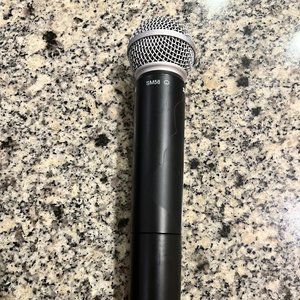 Shure BLX4/SM58 Handheld wireless microphone system (518-542MHz, Band H8)